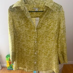 NWT Banana Republic 100% silk Yellowish Green Floral Shirt